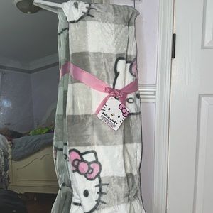 HELLO KITTY THROW BLANKET